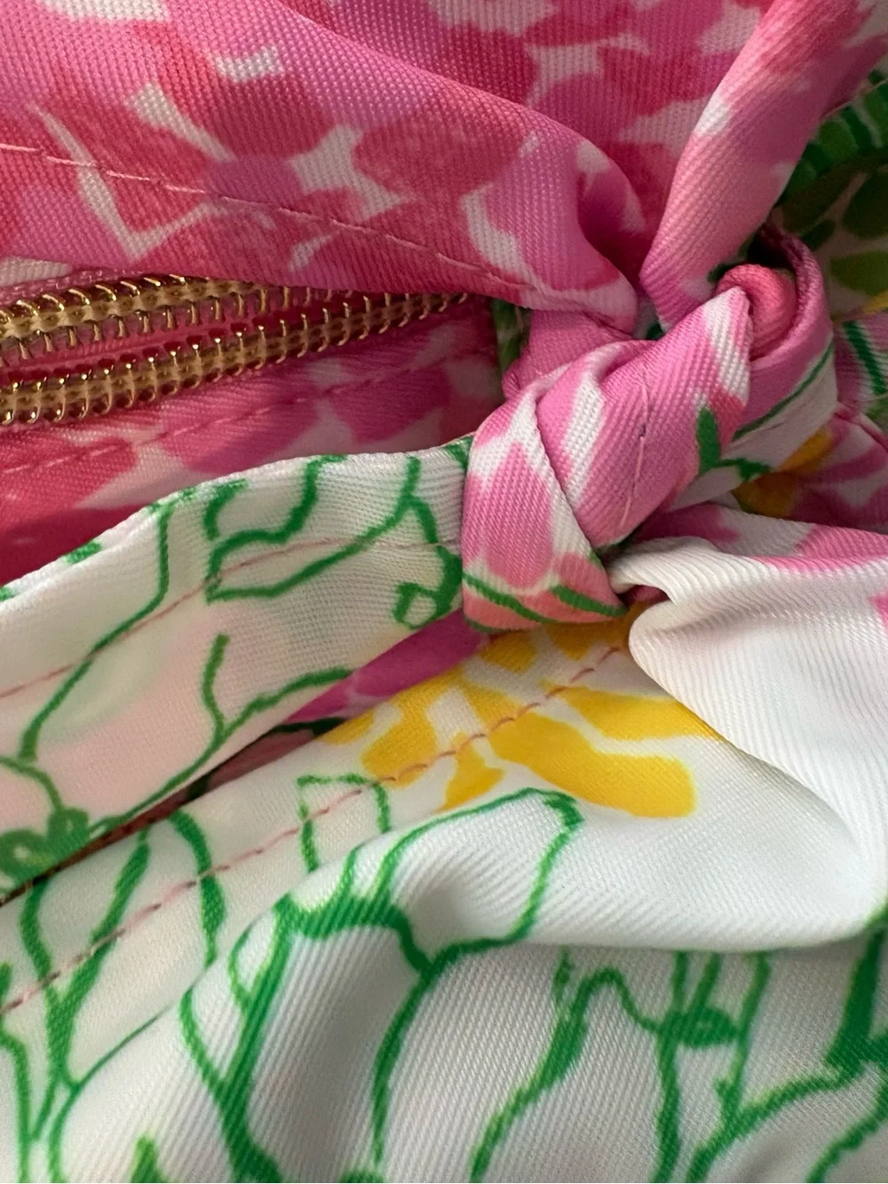 Lilly Pulitzer resort white mums patch  Pink Green Floral Cosmetic Pouch new